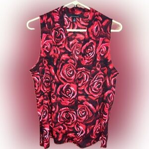 White House Black Market Red & Black Rose Print V-Neck Top M